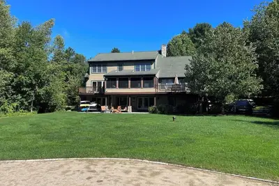 Image de Stunning Winter Harbor Lake Winnipesaukee Vacation Home – Perfect Lakeside Retreat