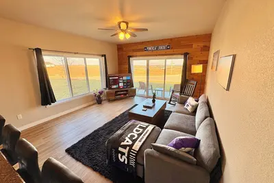 K-State Inspired Townhome + Hilltop Views