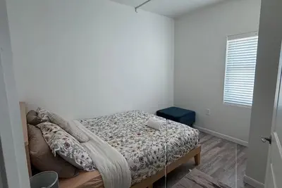 Image de Cozy Top Floor 3 Br Apartment - Small Groups Haven