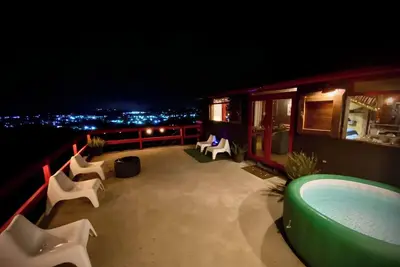Image de La Loma: Cozy Retreat with Jacuzzi & Views