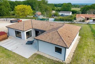 Image de Détente & Sérénité à Coulounieix-Chamiers – Maison avec Piscine et Spa