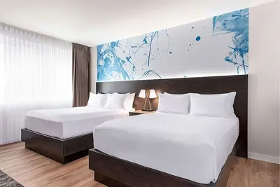 Image de Relax in a Warm, Inviting Rooms Perfect for Family or Friends Getaway
