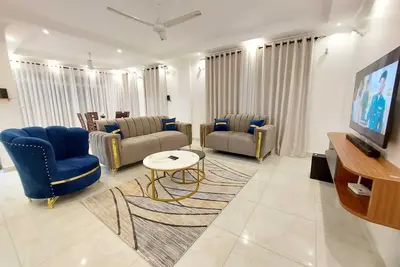 Image de Fantastic 3-bedroom apartment with Ac in vibrant Mombasa 5minutes to Nyali beach