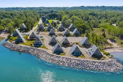 Image de Chalet 94 Lakeview Nr Beach and Resort Amenities