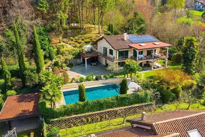 Image de Villa familiale accueillante avec piscine et vue sur le lac! - Villa Emilia