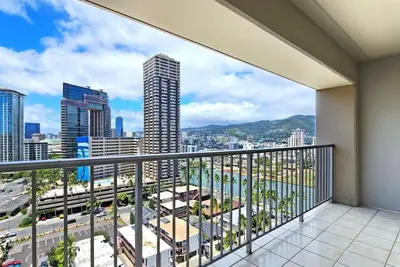 Image de 2-bedroom apartment in heart of Waikiki with full amenities