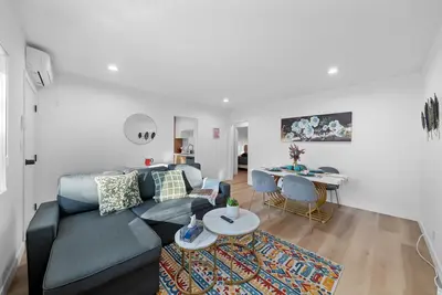 Image de Jie's New! Serene 2b Retreat with Sunlight & Style