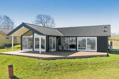 Image de New 2026 holiday home with spa near beach