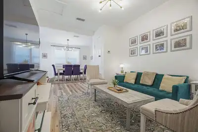 Image de The Funky Float-Stylish Stay Near Downtown Mobile