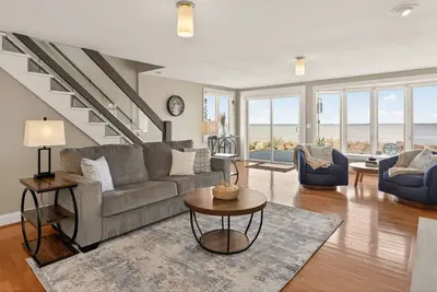 Image de Waterfront | 4 guests | 1 bedroom | 2 beds | 2 full baths