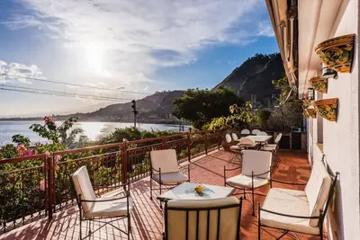 Image de TámuTaormina | Luxury Sea & Etna Views Duplex