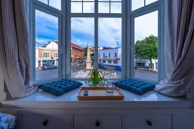 Image de Victorian High Street flat, parking, WiFi