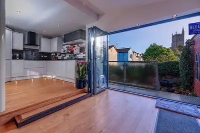 Image de Bright Garden Flat, Private Sauna, Parking