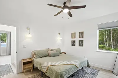 Image de Crest King Suite | Hatcher Pass | Adventure Base