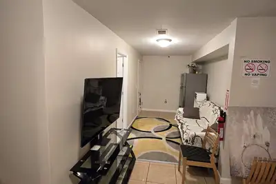 Image de 2-bedroom apartment 2 king bed, 1 bath in Newark