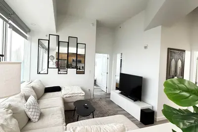 Chic 2br Getaway | Room to Relax & Unwind