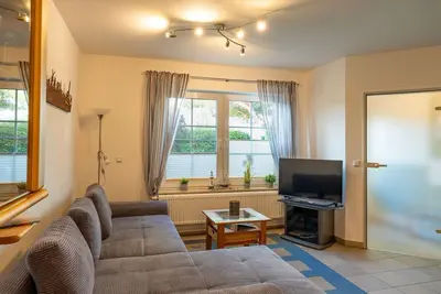 Image de Comfortable vacation home on the beach in Zingst with terrace and garden - Am Deich