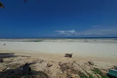 Image de Peaceful Retreat Steps from the Beach