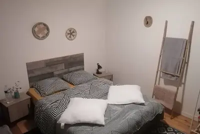 Image de Agreable Maison De Ville Avec Cheminee Et Jardin, A 2 Min De La Plage