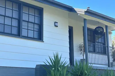 Image de Walking distance to Golf Course and Hiking/Bike trails, 5 min drive to Cbd