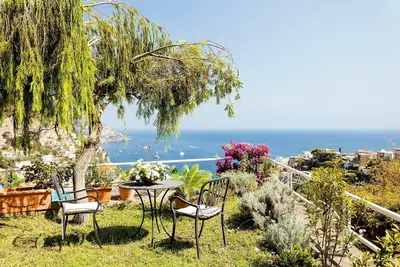 Image de Belle maison de vacances pour 7 personnes avec climatisation, piscine privée, Wifi, Tv et terrasse