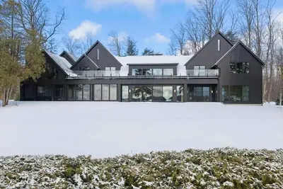 Image de *New Listing* Newly Built Walloon Lodge with Guest Houses