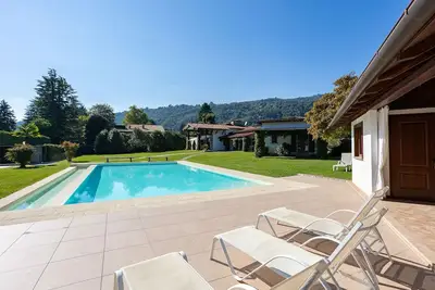 Image de Belle maison de vacances avec piscine privée, Wifi, climatisation, Tv, patio, vue panoramique