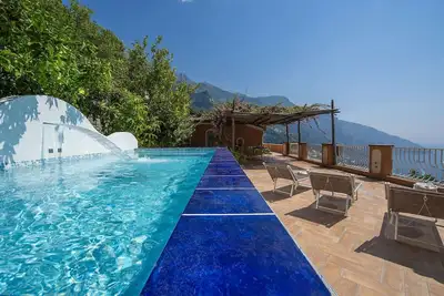 Image de Belle maison de vacances avec piscine privée, climatisation, Wifi, Tv, terrasse, vue panoramique