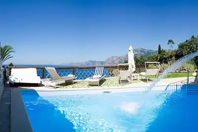 Image de Maison de vacances avec Wifi, climatisation, piscine privée, Tv, patio, près de Positano