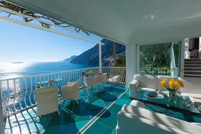 Image de Maison de vacances privée avec climatisation, Wifi, bain à remous, Tv, balcon, vue panoramique