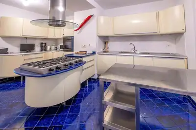 Image de Belle maison de vacances avec bain à remous, climatisation, piscine privée, Wifi, Tv, patio