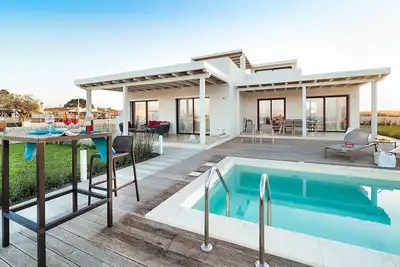 Image de Magnifique maison de vacances avec Wifi, piscine privée, climatisation, Tv, patio, vue panoramique