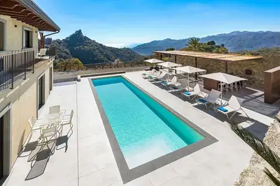 Image de Belle maison de vacances avec Wifi, climatisation, piscine privée, Tv et patio, près de Taormina