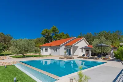Image de Villa Green Escape: Your Serene Family Getaway Awaits