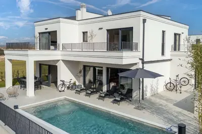 Image de Villa Riata – The Modern Istrian Escape<br>Luxury villa for up to 8 guests with a private pool, set in a peaceful and green environment near Poreč.
