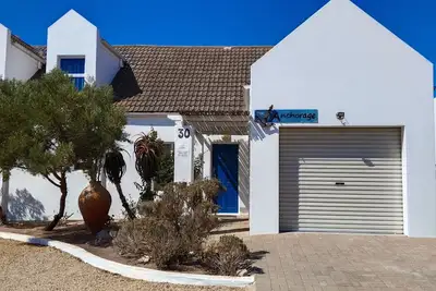 Image de Charming 2-bedroom house 250m from the beach in Saint Helena Bay with Ac