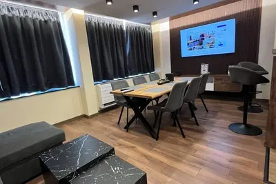 Image de spacious and cozy apartment for vacation or business trip