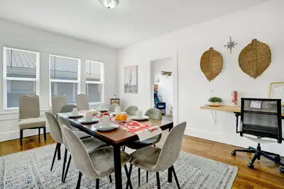 Image de Spacious 6-bedroom apartment in gorgeous Birmingham with Ac, secured parking lot