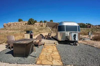 Image de Sleeps28 FreeGolf+Pdc Glamping TinyHomeAirstreams