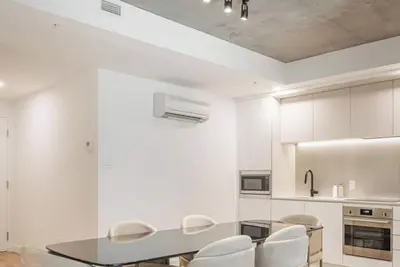 Image de Urban Chic Stay with Skyline Views