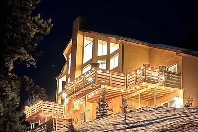 Image de Stunning Pikes Peak Views, Beautiful, full 1200 sq. ft. 2 Bedroom Apartment!