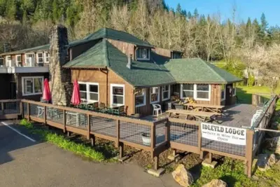 Image de Two Bedroom Queen/twin Suite- Historic Lodge on the North Umpqua River