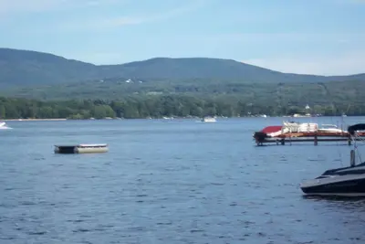 Image de Waterfront home Million Dollar views  Boat slips large Dock