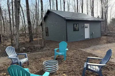 Image de Cozy cabin in the woods- Cabin #4