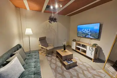 Image de Wonderful 2-bedroom apartment in welcoming Cali neighborhood - 1 min San Antonio