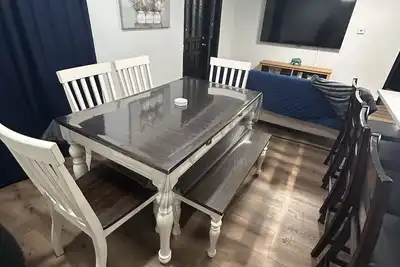 Image de 3br Sleeps 12, 9 Parking Spots, 20 Min to O’Hare