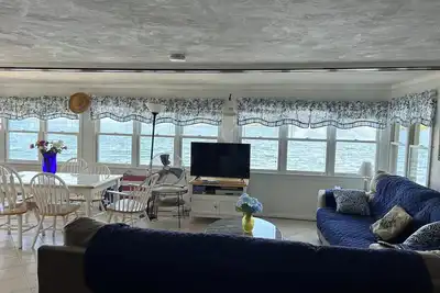 Image de Location Location. . Waterfront home boat house boat slips panoramic views