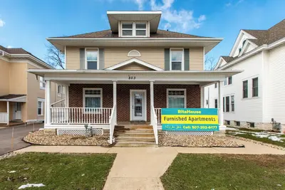 Image de 8031-Walk to Mayo - Cozy 2 bed/ 1 Bath unit with free parking