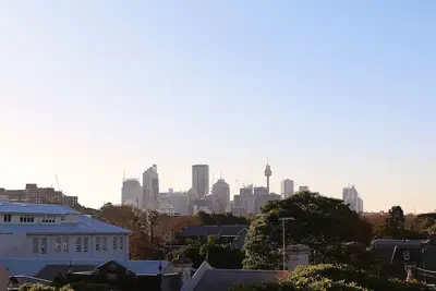 Image de Beautiful Syd Central 3Bedrooms Home w free Parking