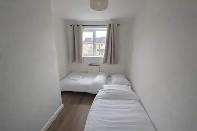 Image de Newly Renovated 2-Bed House w/ Parking – Sleeps 5 Near Shaftesbury Town